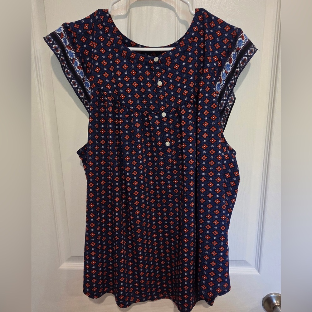LOFT Navy and Red Patterned Women's Top